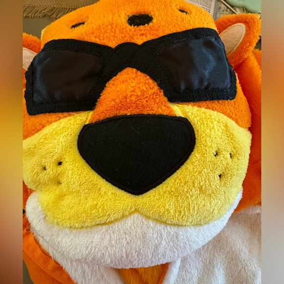 Chester the Cheetah Cheetos Onesie Halloween Costume EUC Large - Picture 2 of 5